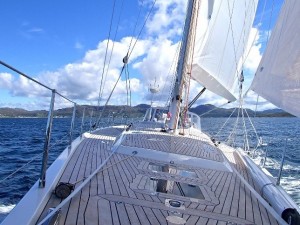 Mehr Privatsphäre und eine individuelle Reiseplanung bietet eine Yacht