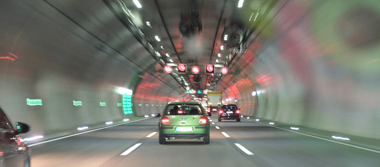 Panne, Unfall, Feuer - wenn's im Tunnel brenzlig wird