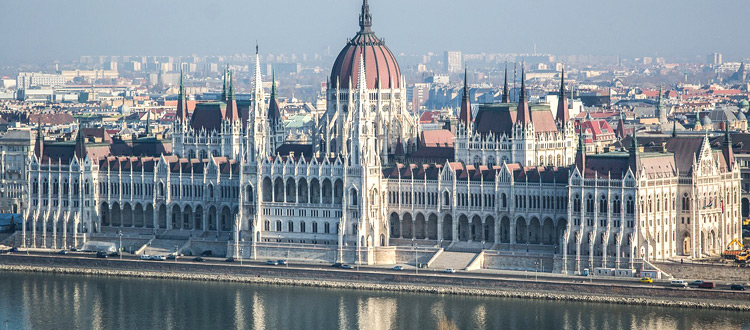 Boulevards, Brücken und Badepaläste