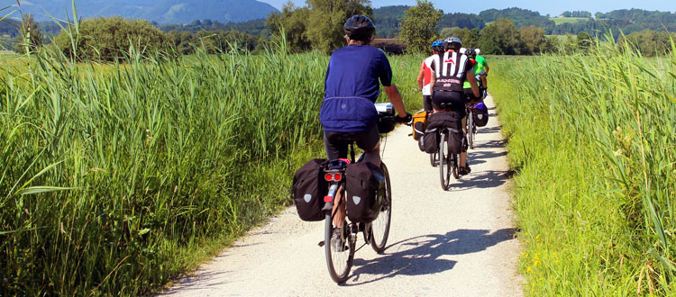 Corona-kompatibel reisen: Mit dem Fahrrad – ARAG Experten geben Tipps, wie der Urlaub mit dem Drahtesel klappt