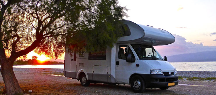 Urlaub mit dem Reisemobil: Wildcampen ist häufig verboten – ADAC Tipps für sicheres und richtiges Campen